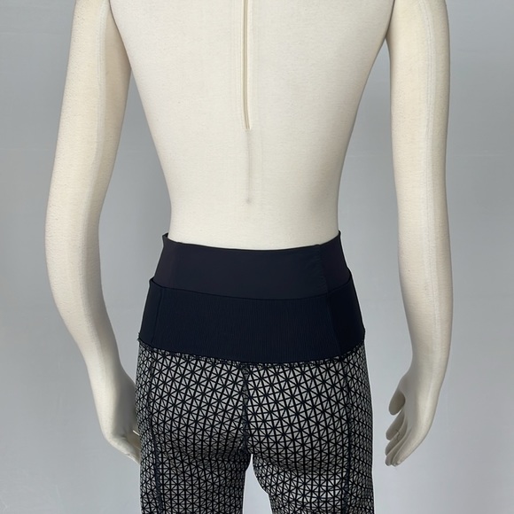 Lululemon Pants Size 6 - Picture 14 of 14